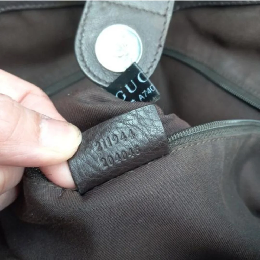 Authentic Gucci GG Monogram Supreme Sukey Shoulder Tote Bag - Picture 10 of 10